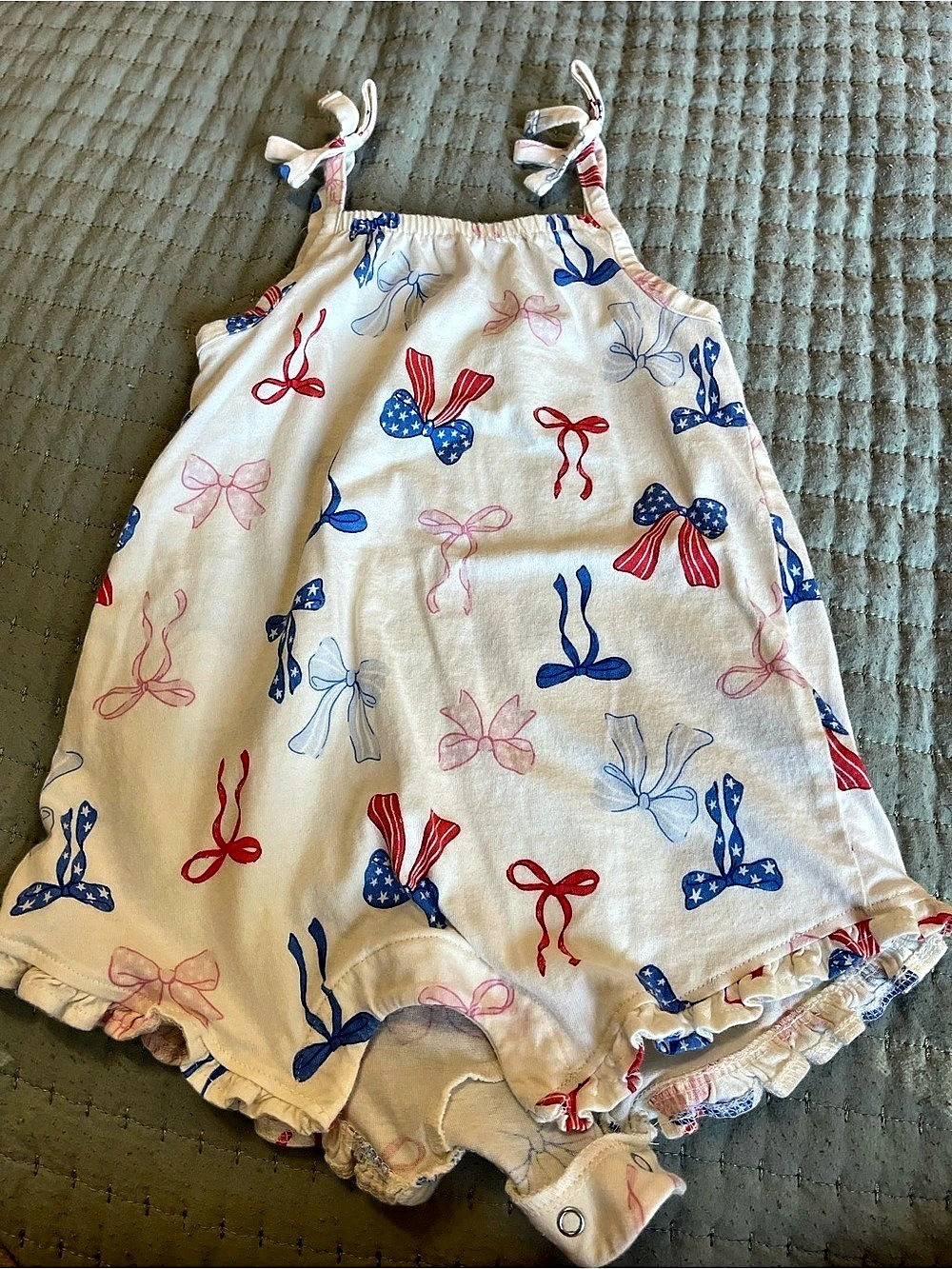Old Navy Baby Romper Cream & Blue Size 18-24M